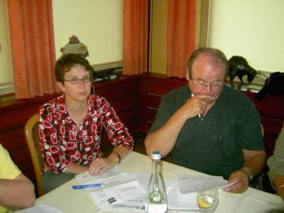 Pressereferentin mit Pressevertreter