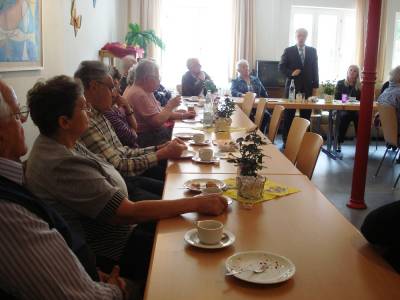 Peter Wei MdB berichtete am 21.6.2010 um 15.00 Uhr in Lahr im Treffpunkt fr Behinderte und Nichtbehinderte ber die aktuelle Politik.
